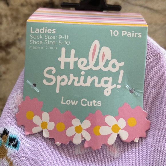 NWT HELLO SPRING WOMEN’S LOW CUTS - Picture 2 of 9